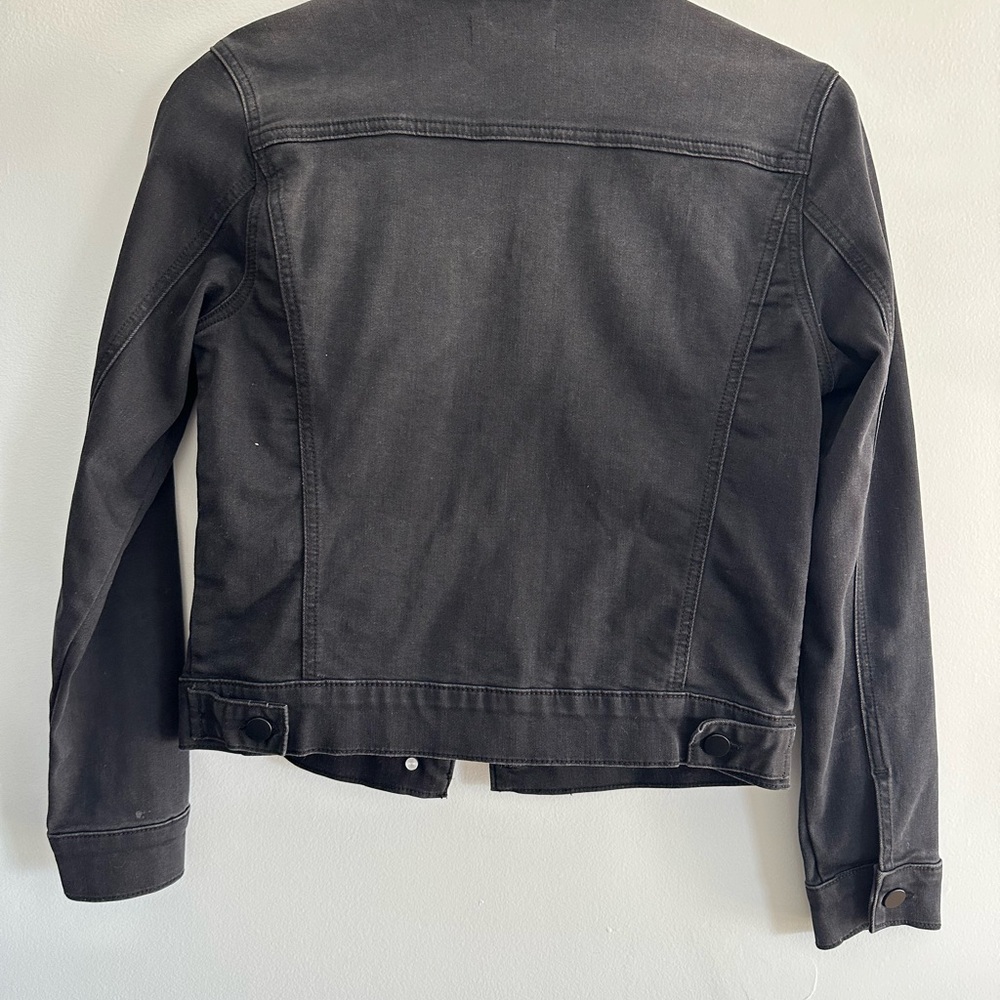 Modern Black Denim Jacket for Women - Picture 4 of 4